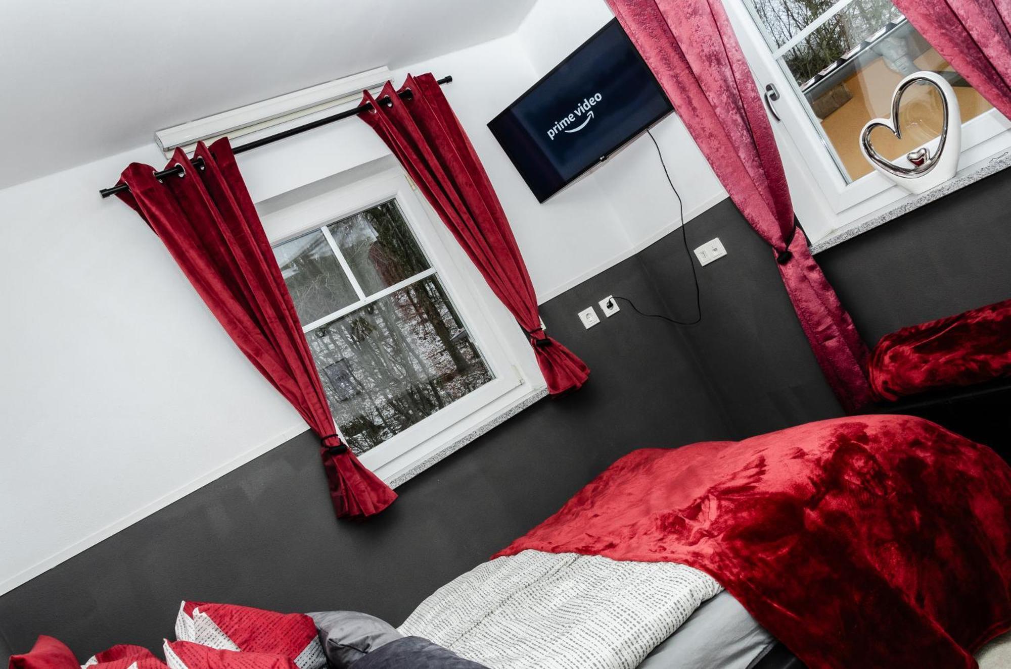 5 Sterne Centurion Ferienhaus Villa 2 Pools 86 Zoll Tv Aldersbach Zewnętrze zdjęcie